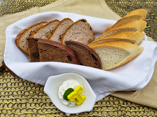 Корзина домашнего хлеба