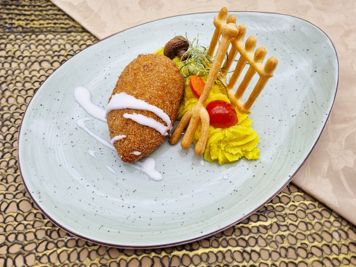 Классическая котлета из куриного филе в хрустящей панировке